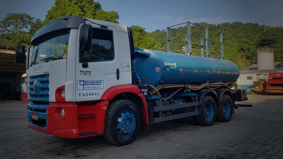 Caminhão Limpa-Fossa